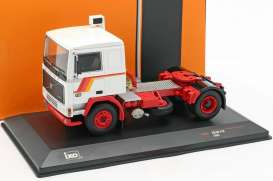 Volvo  - F10 white/red - 1:43 - IXO Models - tr038 - ixtr038 | Toms Modelautos