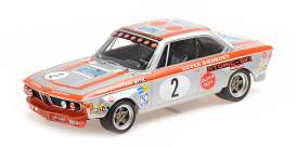 BMW  - 2800 CS 1972 white/pink - 1:18 - Minichamps - 15572202 - mc155722702 | Toms Modelautos