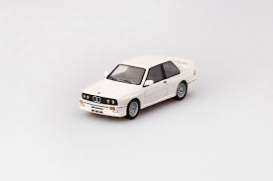 BMW  - M3 E30 white - 1:64 - Mini GT - mgt00041L - MGT00041lhd | Toms Modelautos