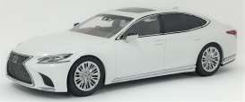 Lexus  - LS500 white - 1:43 - Kyosho - 03685Q - kyo3685Q | Toms Modelautos