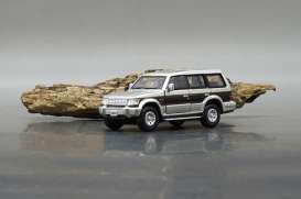 Mitsubishi  - 2nd generation Pajero 1996 silver/red - 1:64 - BM Creations - 64B0021 - BM64B0021 | Toms Modelautos