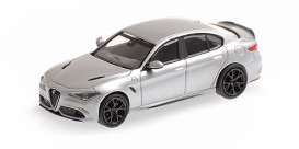 Alfa Romeo  - Giulia Quadriffoglio silver - 1:87 - Minichamps - 870120101 - mc870120101 | Toms Modelautos
