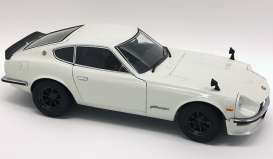 Nissan - Fairlady Z S30 white - 1:18 - Kyosho - 8220wp - kyo8220w | Toms Modelautos Nissan - Fairlady Z S30 white - 1:18 - Kyosho - 8220wp - kyo8220w | Toms Modelautos