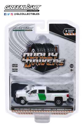 Chevrolet  - Silverado 2018 white/green - 1:64 - GreenLight - 46030B - gl46030B | Toms Modelautos