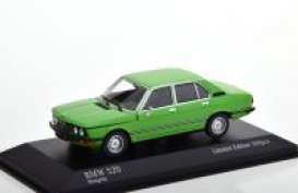 BMW  - 520 E12 1972 green - 1:43 - Maxichamps - 943023003 - mc943023003 | Toms Modelautos
