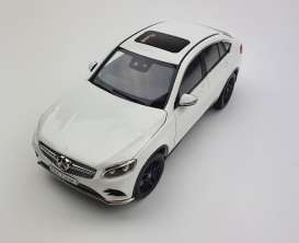 Mercedes Benz  - GLC coupe 2018 white - 1:18 - iScale - iscale18GLCw | Toms Modelautos