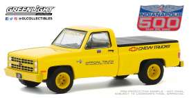 Chevrolet - Silverado 1986 yellow - 1:64 - GreenLight - 30165 - gl30165 | Toms Modelautos Chevrolet - Silverado 1986 yellow - 1:64 - GreenLight - 30165 - gl30165 | Toms Modelautos