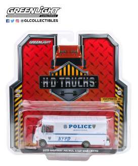 International - 2019 white/blue - 1:64 - GreenLight - 33180C - gl33180C | Toms Modelautos International - 2019 white/blue - 1:64 - GreenLight - 33180C - gl33180C | Toms Modelautos