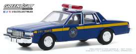 Chevrolet  - Caprice 1990 blue - 1:64 - GreenLight - 30180 - gl30180 | Toms Modelautos