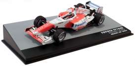 Toyota  - TF104B 2004 white/red - 1:43 - Magazine Models - magkF1Zon17 | Toms Modelautos