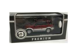 Suzuki  - 2001 red/grey - 1:43 - Triple9 Premium - T9P10031 | Toms Modelautos