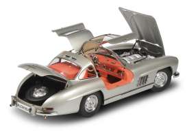 Mercedes Benz  - 300 SL silver - 1:12 - Schuco - 6710 - schuco6710 | Toms Modelautos