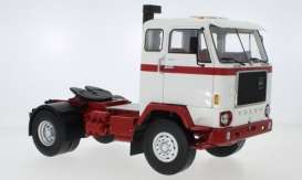 Volvo  - F88 1971 white/red - 1:18 - MCG - 18141 - MCG18141 | Toms Modelautos