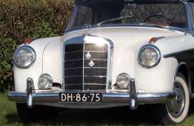 Mercedes Benz - 220SE Convertible 1958 ivory/black - 1:18 - SunStar - 3576 - sun3576 | Toms Modelautos Mercedes Benz - 220SE Convertible 1958 ivory/black - 1:18 - SunStar - 3576 - sun3576 | Toms Modelautos