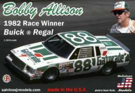 Buick  - Regal  - 1:24 - Salvinos - BAB1982D - SALBAB1982D | Toms Modelautos