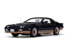 Chevrolet  - Camaro Z28 1985 black - 1:18 - SunStar - 1952 - sun1952 | Toms Modelautos