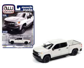 Chevrolet - Silverado 2019 pearl - 1:64 - Auto World - SP043B - AWSP043B | Toms Modelautos Chevrolet - Silverado 2019 pearl - 1:64 - Auto World - SP043B - AWSP043B | Toms Modelautos