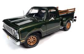 Dodge  - 1977 green - 1:18 - Auto World - AMM1243 - AMM1243 | Toms Modelautos
