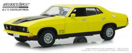 Ford  - XB Falcon GT 4-doors Sedan 1974 yellow - 1:18 - GreenLight - 18013 - gl18013 | Toms Modelautos