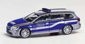 Volkswagen  - Passat Variant silver/blue - 1:87 - Herpa - H095402 - herpa095402 | Toms Modelautos