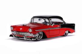 Chevrolet  - Bel Air Hard Top 1956 red/black - 1:24 - Jada Toys - 31861 - jada31861 | Toms Modelautos