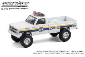 Chevrolet - M1008 1986 white/blue - 1:64 - GreenLight - 30241 - gl30241 | Toms Modelautos Chevrolet - M1008 1986 white/blue - 1:64 - GreenLight - 30241 - gl30241 | Toms Modelautos