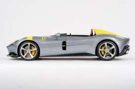 Ferrari  - SP1 grey/yellow - 1:18 - Bburago - 16013 - bura16013gy | Toms Modelautos