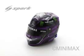 Helmet  - Lewis Hamilton 2020 black/purple - 1:5 - Spark - 5HF038 - spa5HF038 | Toms Modelautos