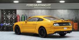 Ford  - Mustang GT 5.0 coupe 2019 orange - 1:18 - Diecast Masters - 61002 - DM61002 | Toms Modelautos