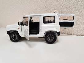 Suzuki  - Jimny JB64 2018 white - 1:18 - BM Creations - 18B0017 - BM18B0017 | Toms Modelautos