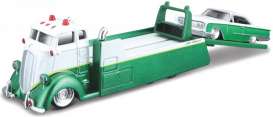 Chevrolet - 1960 white/green - 1:64 - Maisto - 15055-01 - mai15055-01 | Toms Modelautos Chevrolet - 1960 white/green - 1:64 - Maisto - 15055-01 - mai15055-01 | Toms Modelautos