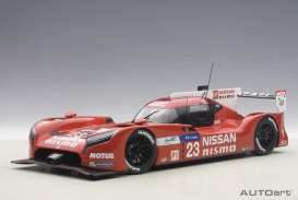 Nissan  - 2015 red - 1:18 - AutoArt - 81578 - autoart81578 | Toms Modelautos