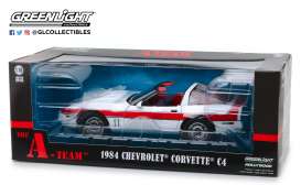 Chevrolet  - Corvette C4 *A-Team* 1984 white/red - 1:18 - GreenLight - 13532 - gl13532 | Toms Modelautos