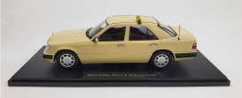 Mercedes Benz  - E-Class 1989 beige - 1:18 - iScale - 1180000056 - iscale1180056 | Toms Modelautos
