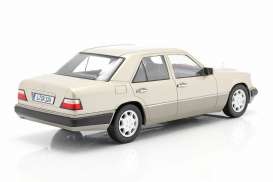 Mercedes Benz  - E-Class smoke silver - 1:18 - iScale - 1180000055 - iscale1180055 | Toms Modelautos