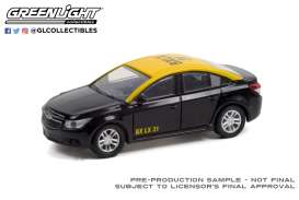 Chevrolet  - Cruze 2013 black/yellow - 1:64 - GreenLight - 30282 - gl30282 | Toms Modelautos