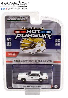 Ford  - Mustang 1982 white - 1:64 - GreenLight - 42970A - gl42970A | Toms Modelautos