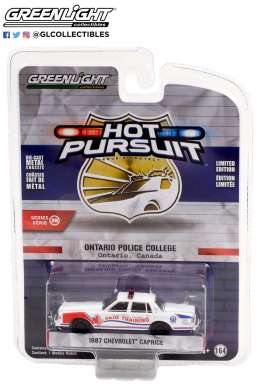 Chevrolet  - Caprice 1987 white/red - 1:64 - GreenLight - 42970B - gl42970B | Toms Modelautos