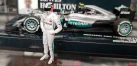 Figures diorama - Lewis Hamilton  2017  - 1:43 - Cartrix - CT041 - CT041 | Toms Modelautos