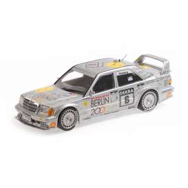 Mercedes Benz  - 190E 1992 silver - 1:18 - Minichamps - 155923606 - mc155923606 | Toms Modelautos