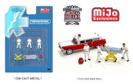 Figures - Paramedic - 1:64 - American Diorama - 76467 - AD76467 | Toms Modelautos Figures - Paramedic - 1:64 - American Diorama - 76467 - AD76467 | Toms Modelautos