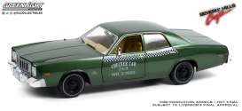 Plymouth  - Fury 1976 green - 1:18 - GreenLight - 19110 - gl19110 | Toms Modelautos