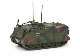 Transportpanzer  - M113 Flecktarn green - 1:87 - Schuco - 26581 - schuco26581 | Toms Modelautos