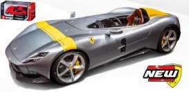 Ferrari  - 2019 silver/yellow - 1:43 - Bburago - 36046 - bura36046 | Toms Modelautos