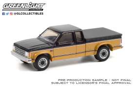 Chevrolet - S10 1990 black/gold - 1:64 - GreenLight - 35200E - gl35200E | Toms Modelautos Chevrolet - S10 1990 black/gold - 1:64 - GreenLight - 35200E - gl35200E | Toms Modelautos
