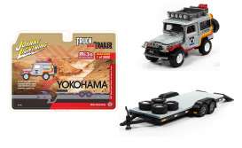 Toyota  - Land Cruiser & Car Trailer grey - 1:64 - Johnny Lightning - cp7346 - jlcp7346 | Toms Modelautos