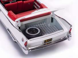Plymouth  - 1960 oyster white - 1:18 - SunStar - 5403 - sun5403 | Toms Modelautos