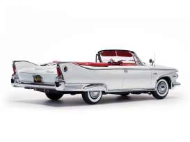 Plymouth  - 1960 oyster white - 1:18 - SunStar - 5403 - sun5403 | Toms Modelautos