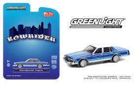 Chevrolet - Caprice *Lowrider* 1986 candy blue/white - 1:64 - GreenLight - 51389 - gl51389 | Toms Modelautos Chevrolet - Caprice *Lowrider* 1986 candy blue/white - 1:64 - GreenLight - 51389 - gl51389 | Toms Modelautos