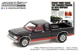 Chevrolet - S-10 Maxi-cab 1983 black/red - 1:64 - GreenLight - 39080E - gl39080E | Toms Modelautos Chevrolet - S-10 Maxi-cab 1983 black/red - 1:64 - GreenLight - 39080E - gl39080E | Toms Modelautos